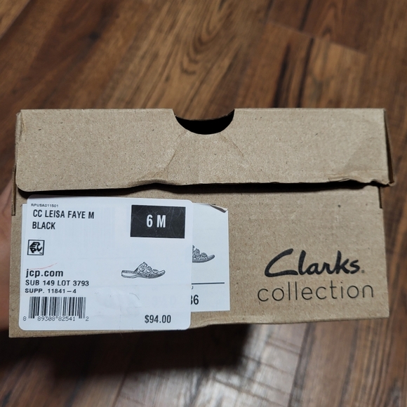 Clarks Collection Women's Leisa Faye Flat Sandals. - Picture 11 of 11